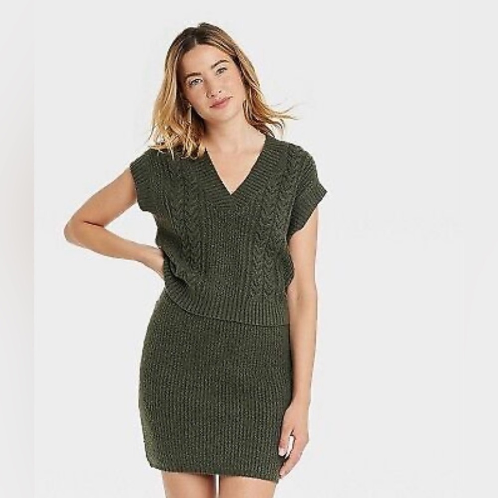 Women’s Green Universal Thread Green Sweater Vest | Size M